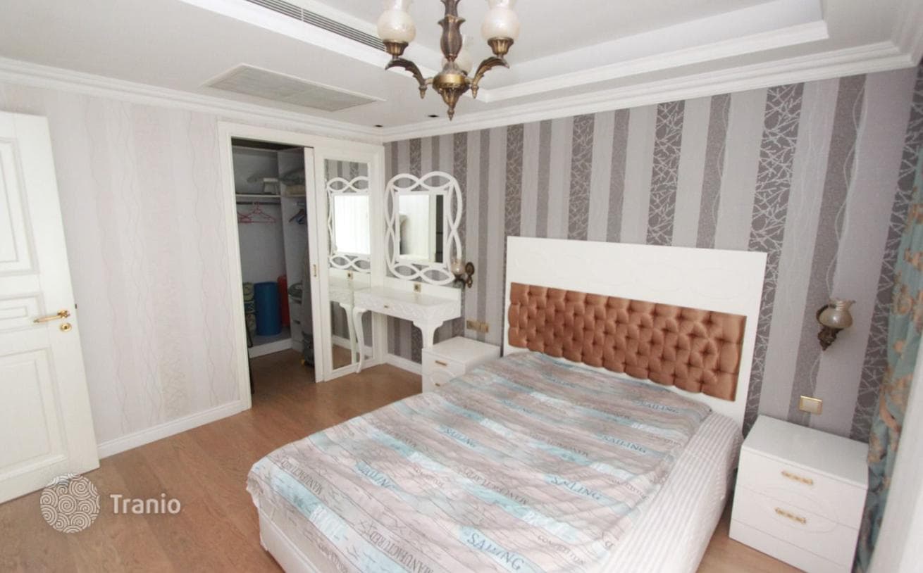 Apartment with Shared Amenities in Konyaalti, Antalya