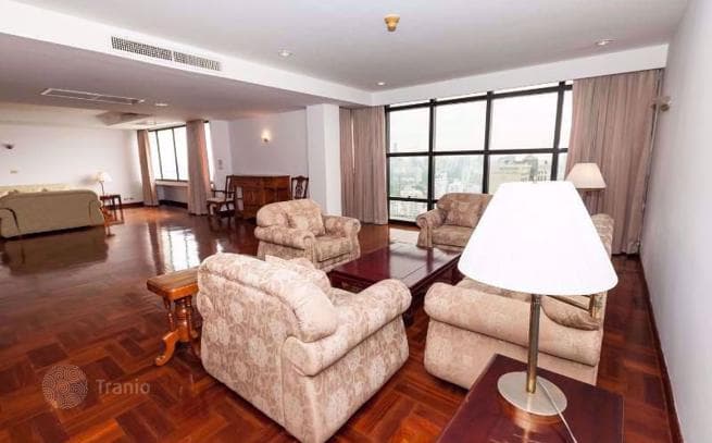 4-Bedroom Condo in Watthana, Bangkok, photo 2