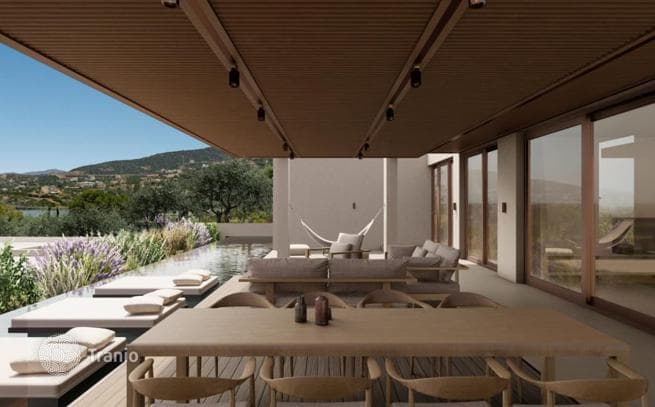 4-Bedroom Apartment in Amouda, Greece