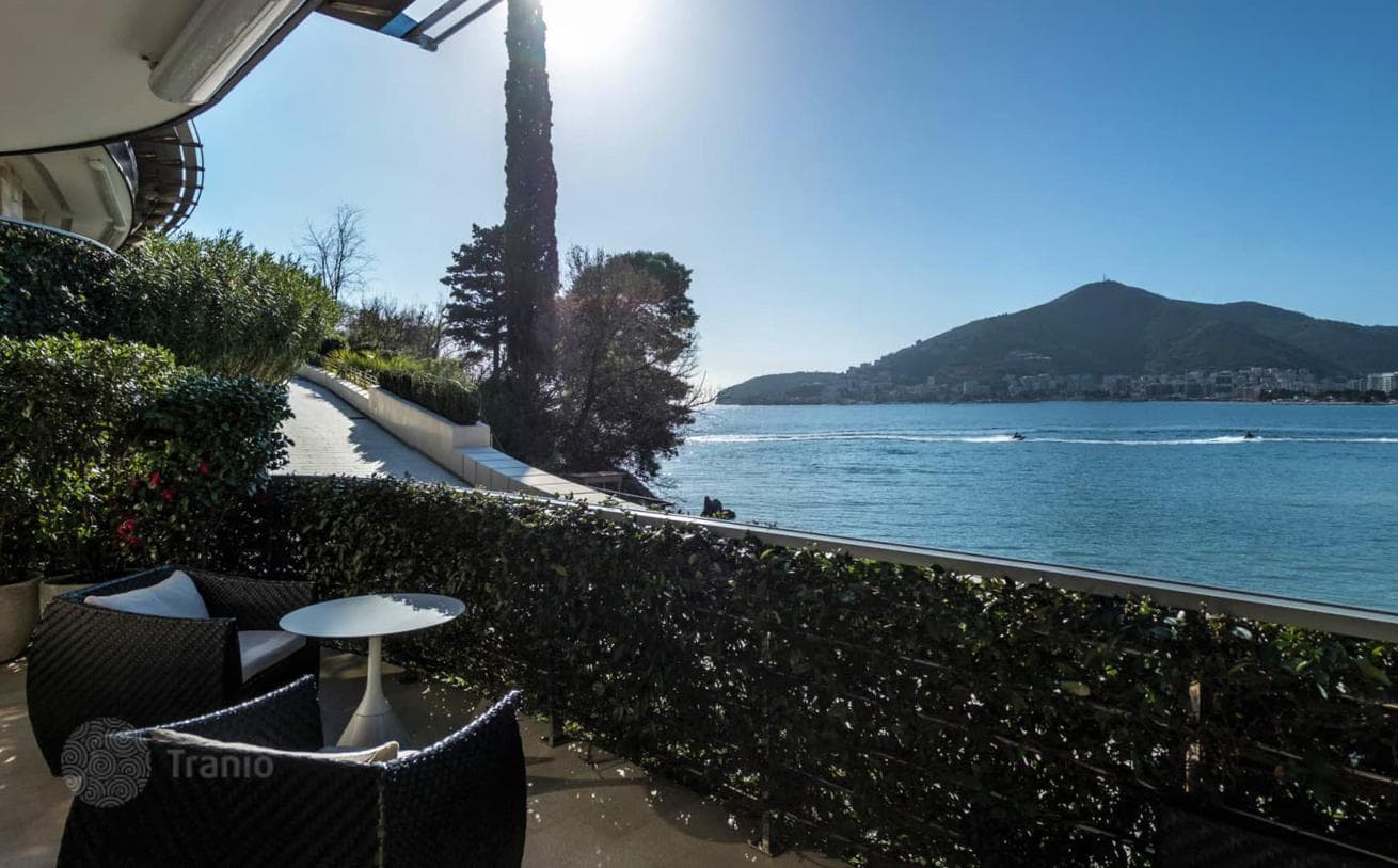 1-Bedroom Apartment with Sea View in Budva, photo 3
