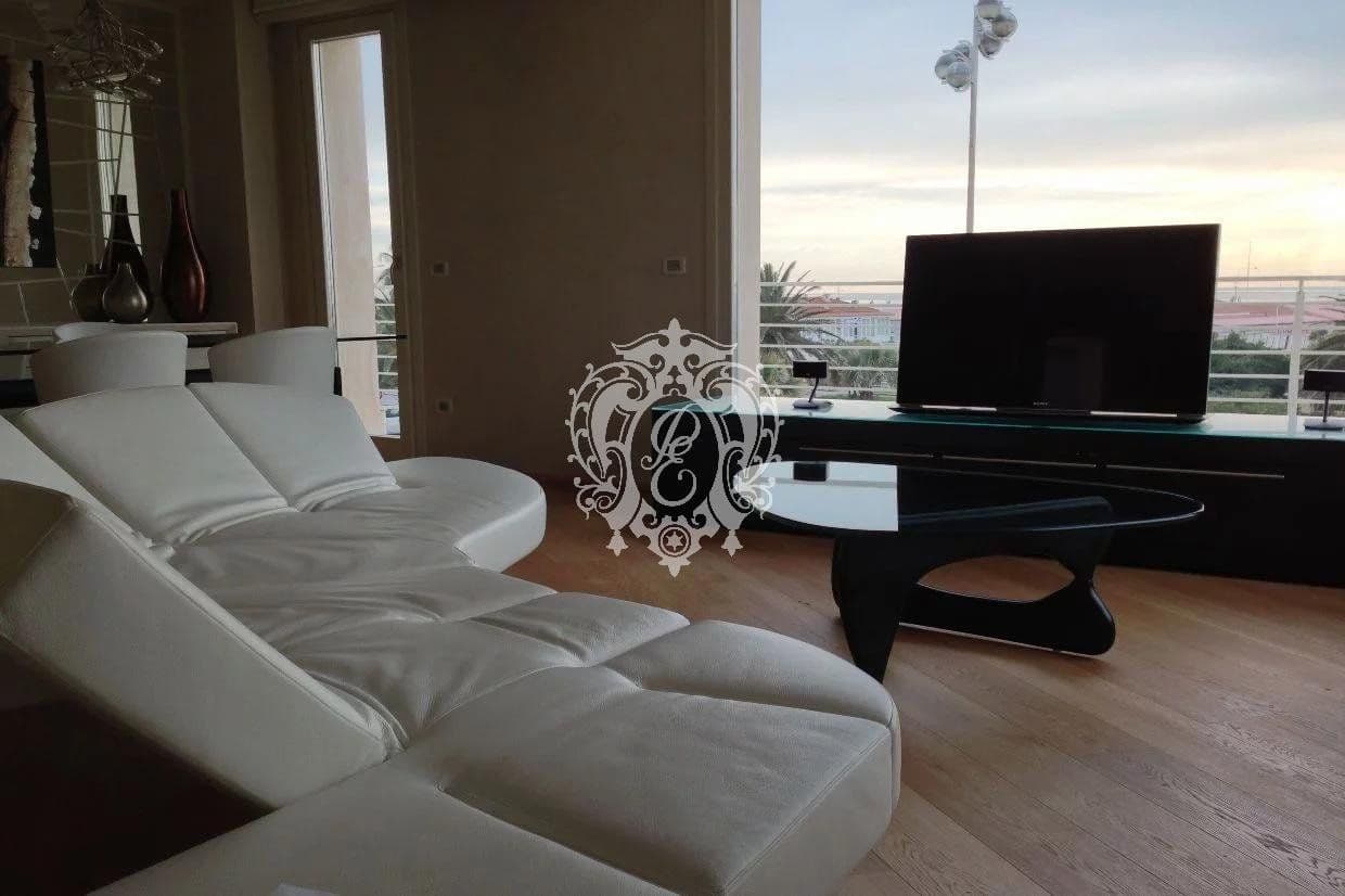 2-Bedroom Apartment in Viareggio, photo 4