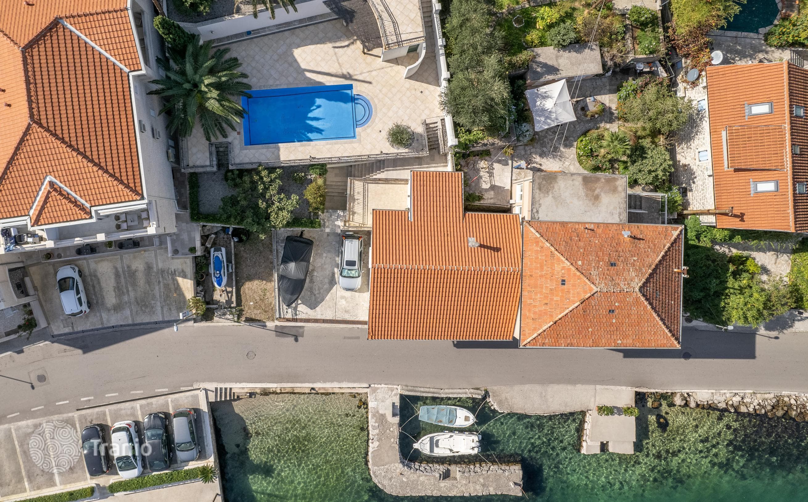 1-Bedroom Villa with Private Pool and Bay View in Kotor, photo 3
