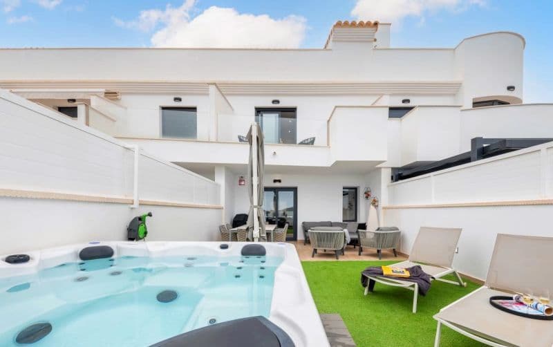 3-Bedroom Townhouse in Finestrat, photo 2