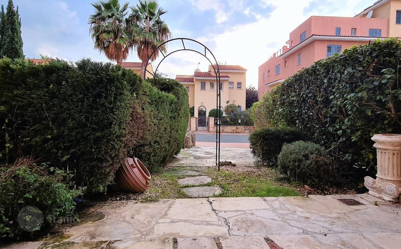 1-Bedroom Townhouse in Kato Paphos, photo 3