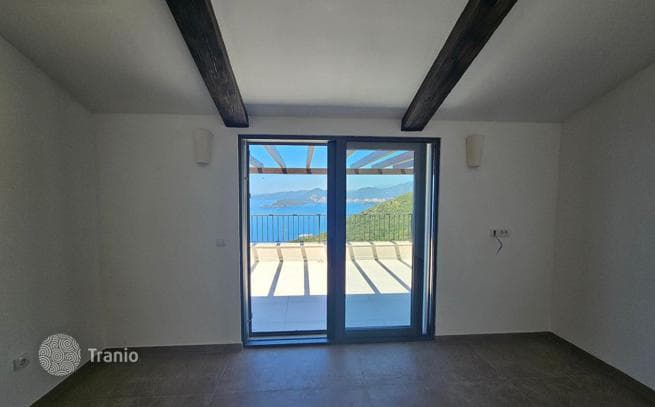 3-Bedroom Villa with Sea View in Bijela, Budva, photo 4