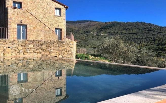 4-Bedroom Villa in Cortona, Italy, photo 2