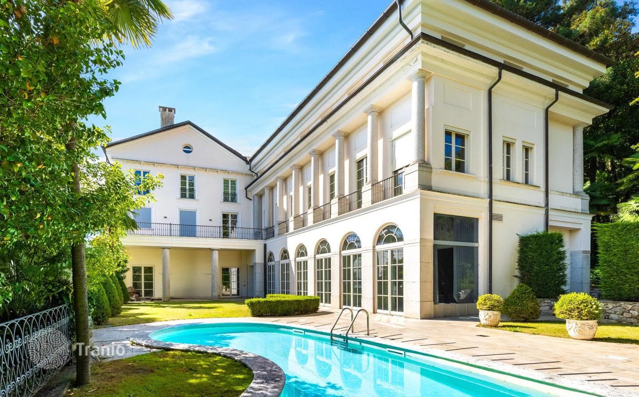 Luxury Historic Villa with Park on Lake Maggiore in Belgirate, Piedmont, photo 5