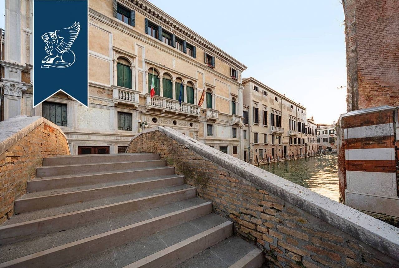 3-Bedroom Apartment in Venice, Italy, photo 2