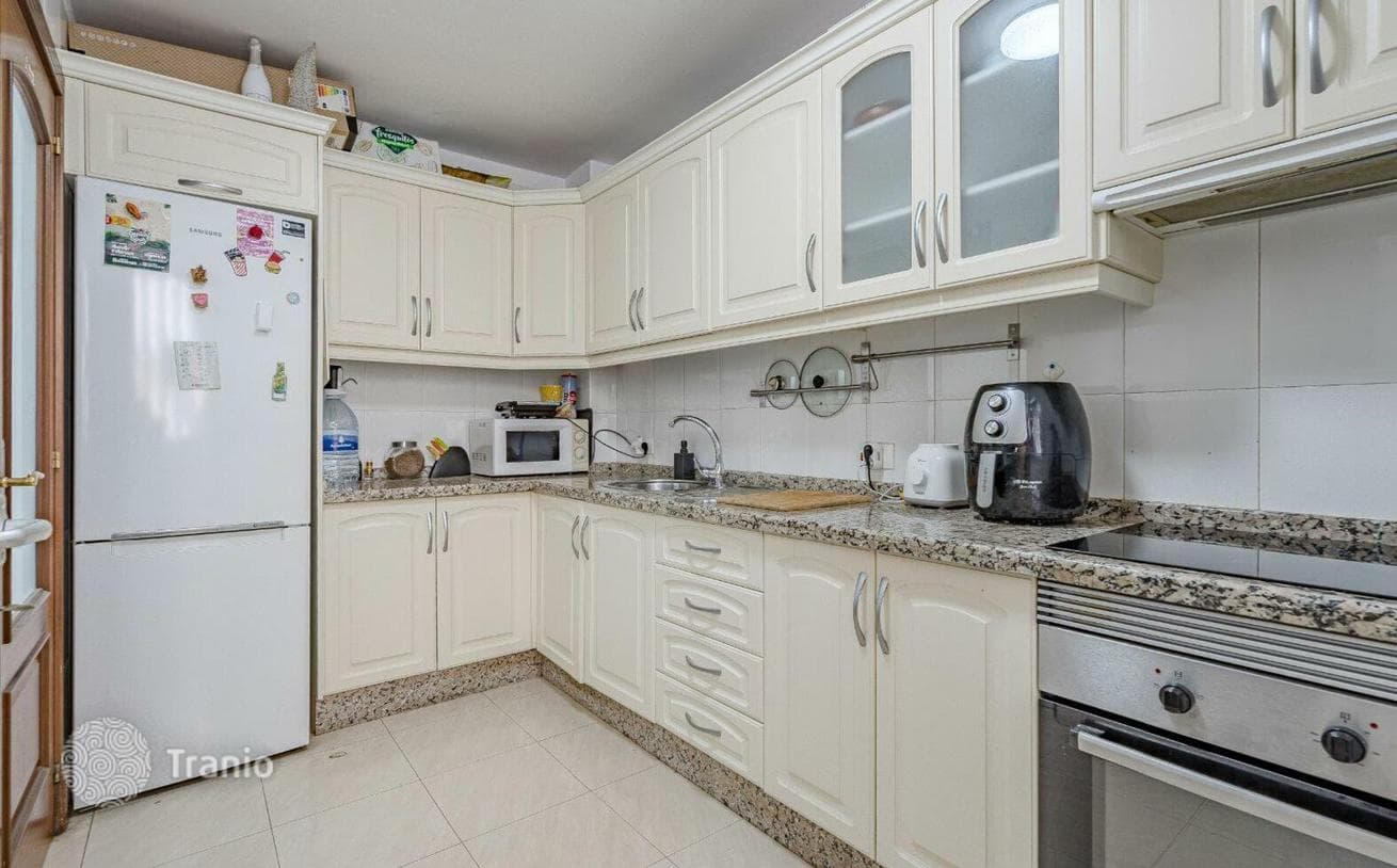 2-Bedroom Apartment with Partial Sea View in Playa Paraiso, Tenerife, photo 4