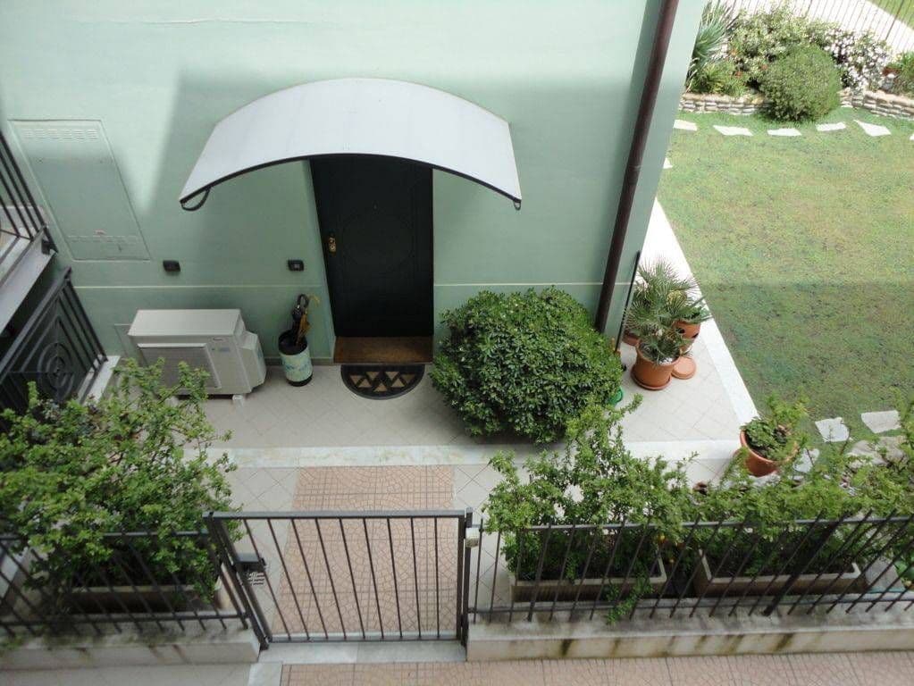 2-Bedroom Apartment in Arma di Taggia, photo 2