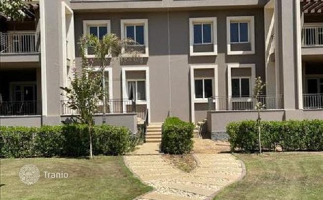 Low-Rise Residence with Parks and Lakes in Cairo, photo 2