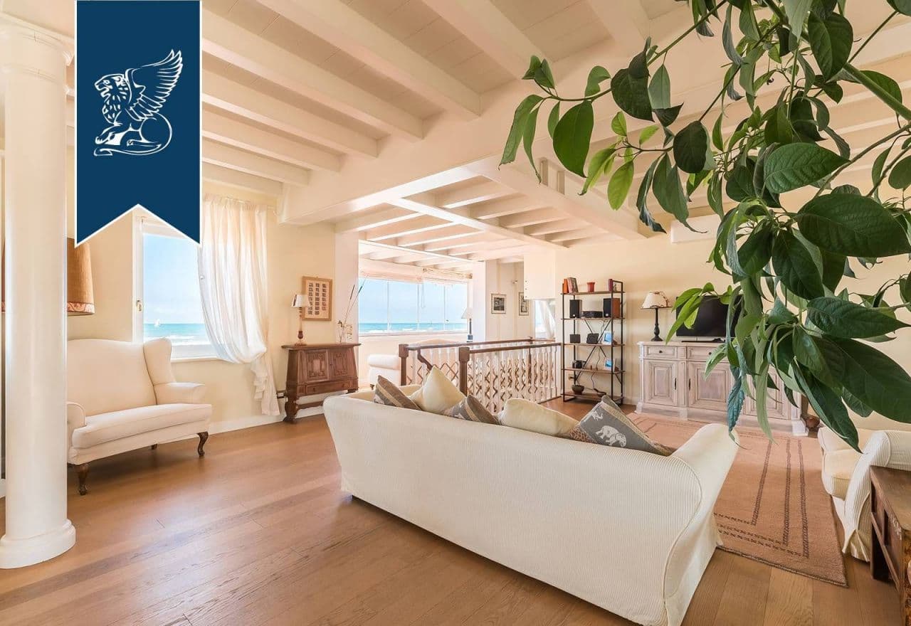3-Bedroom Apartment in Viareggio, photo 4