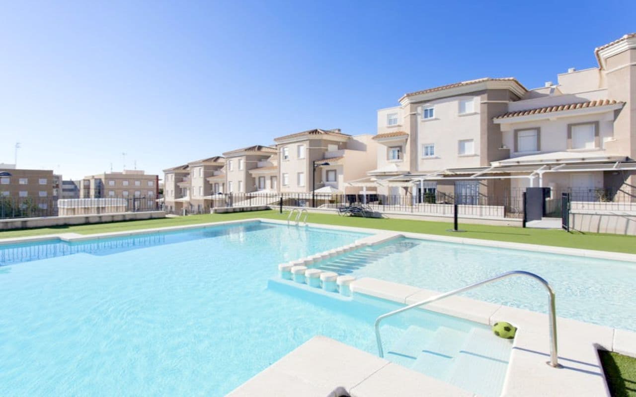 3-Bedroom Apartment in Santa Pola, photo 2