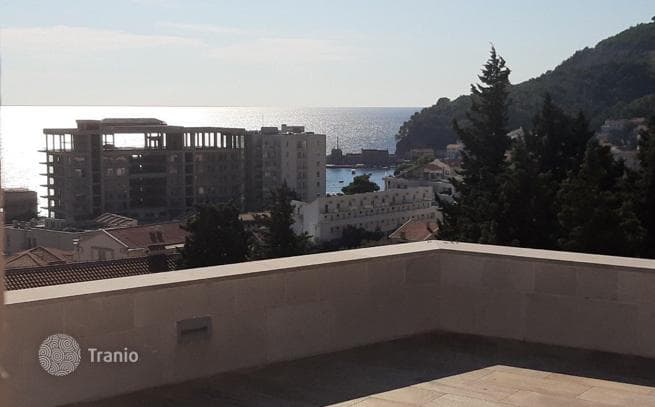 2-Bedroom Penthouse with Sea View and Terraces in Petrovac, photo 5