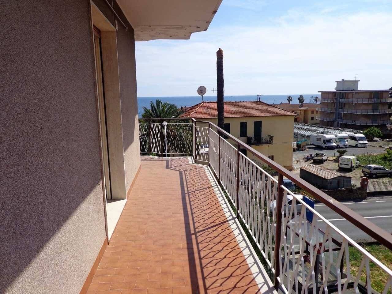 1-Bedroom Apartment in Arma di Taggia, photo 4