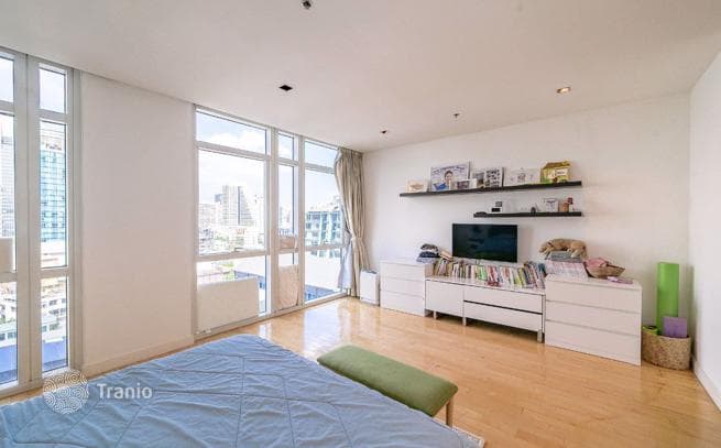 3-Bedroom Condo in Pathum Wan, Bangkok, photo 4