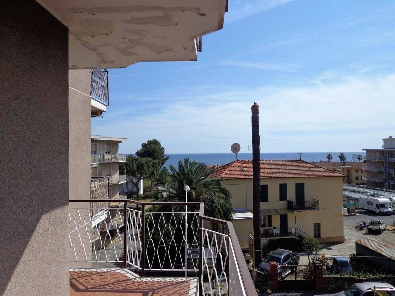 1-Bedroom Apartment in Arma di Taggia, photo 2