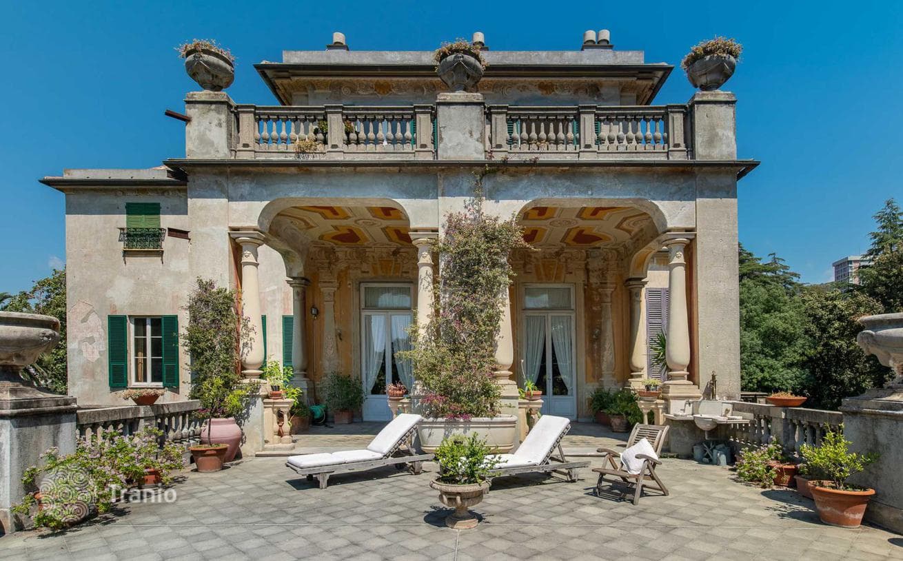 Luxury Apartment in Historic Villa with Park and Parking in Genoa, photo 3