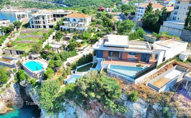 3-Bedroom Villa with Sea View in Przno, Budva, photo 2