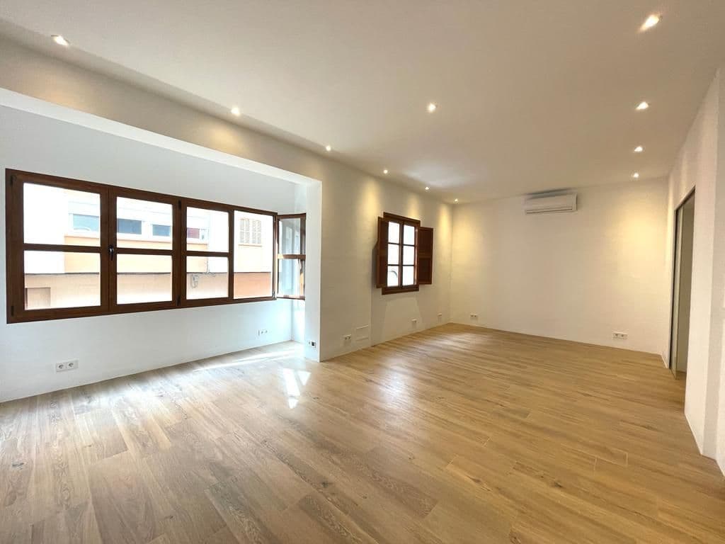 3-Bedroom Apartment in Palma de Mallorca, photo 2