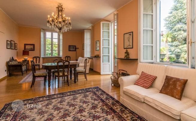 Historic Villa with Garden and Lake Como View in Cernobbio, photo 5
