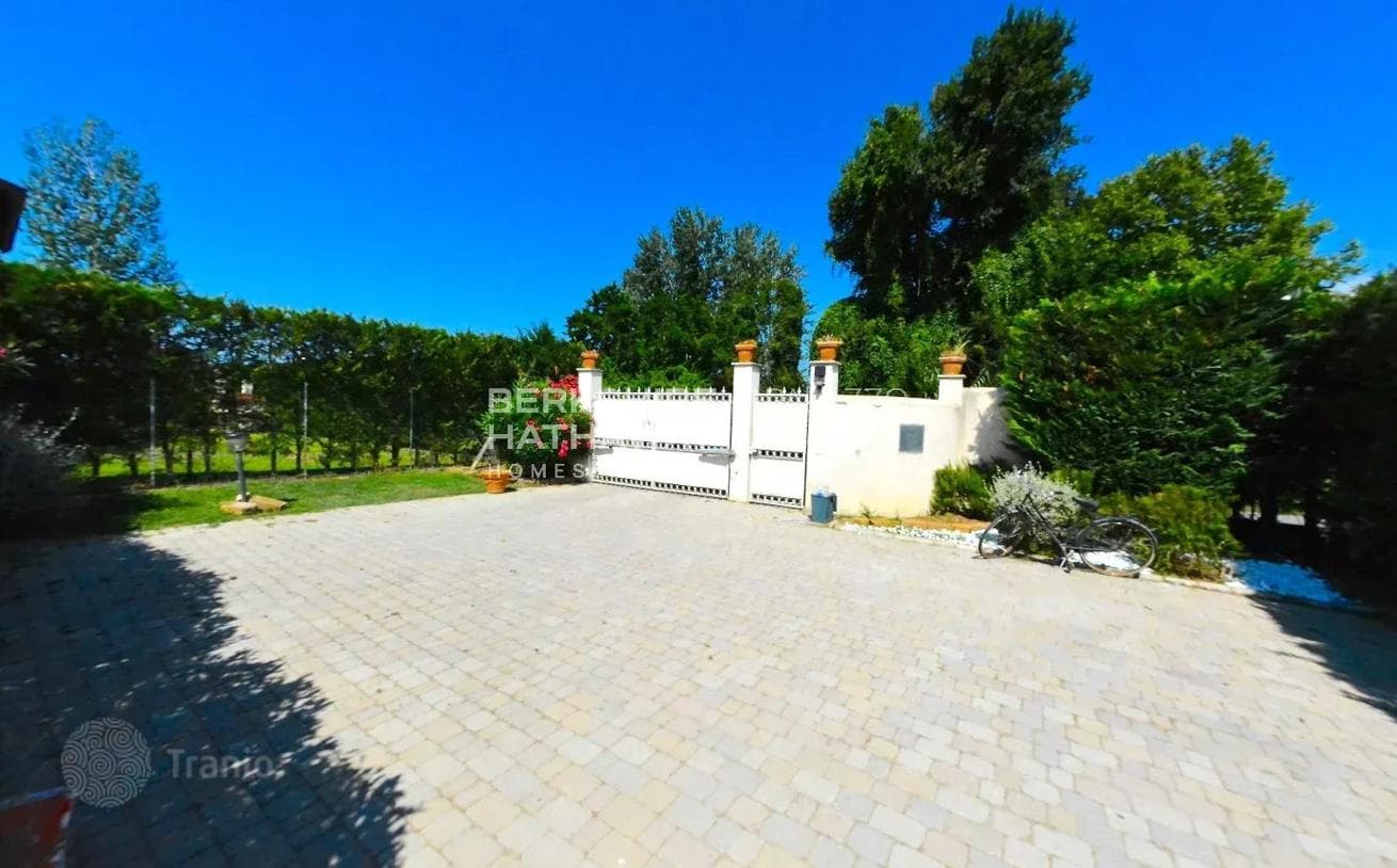 4-Bedroom Villa in Pietrasanta, Italy, photo 5