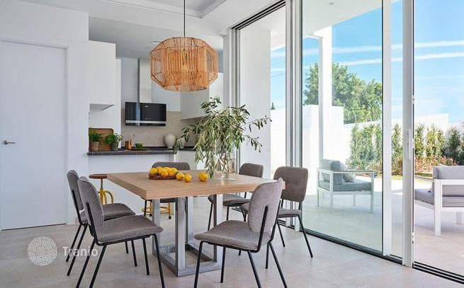 3-Bedroom Luxury Villa with Private Pool and Sea View in Marbella, photo 3