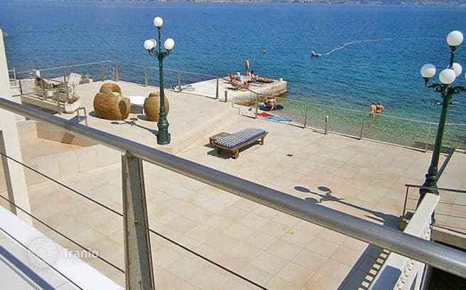 Spacious Beachfront House with Pool and Sea View in Split, photo 5