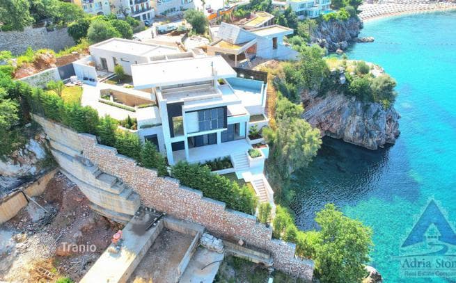 3-Bedroom Villa with Sea View in Przno, Budva, photo 4