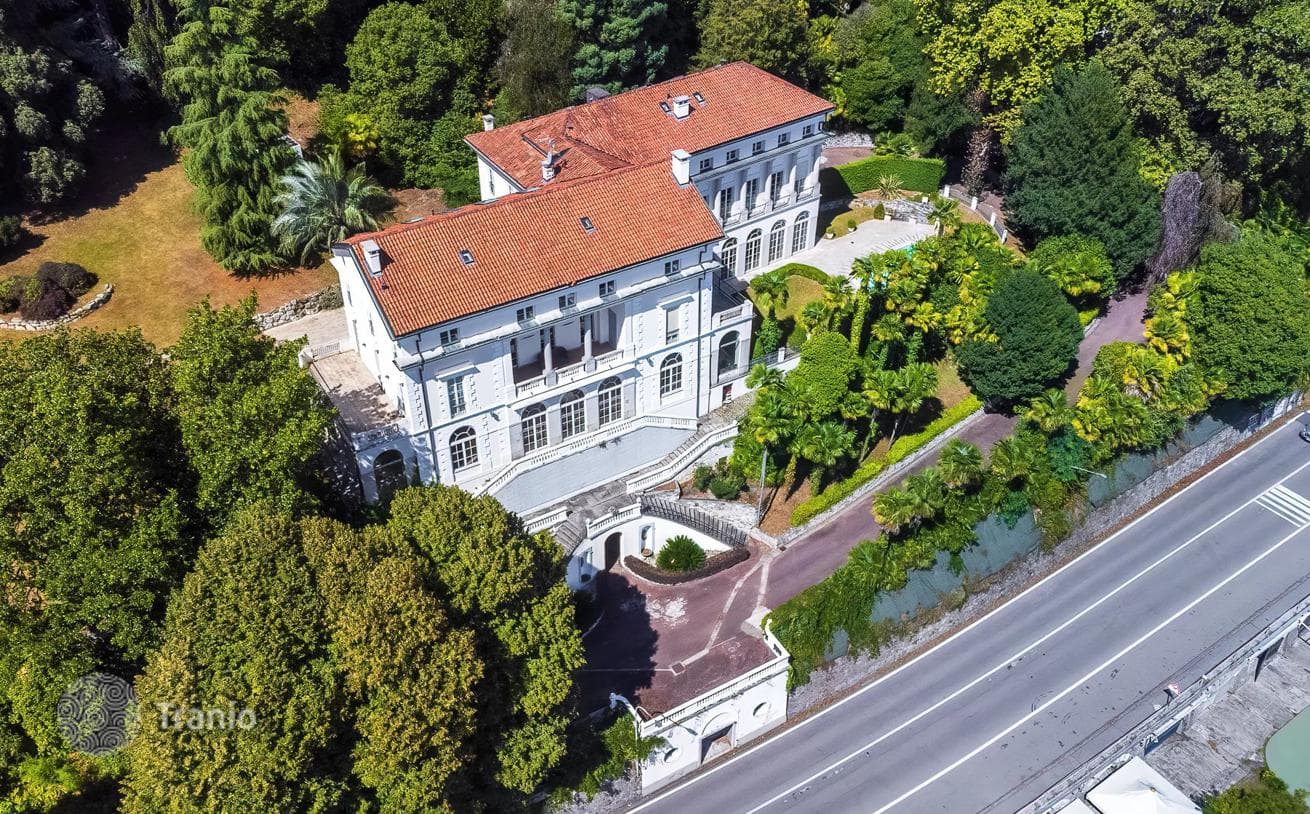 Luxury Historic Villa with Park on Lake Maggiore in Belgirate, Piedmont, photo 2