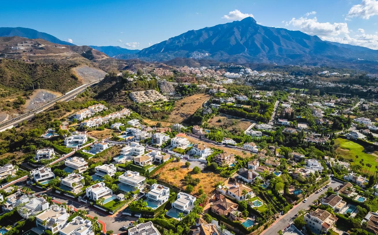 Земельный участок на продажу в Haza del Conde, Новая Андалусия, фото 3