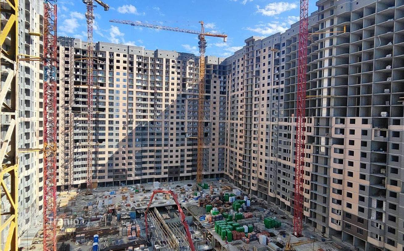 Современный жилой комплекс с просторным паркингом в Краснодаре, Россия, фото 4
