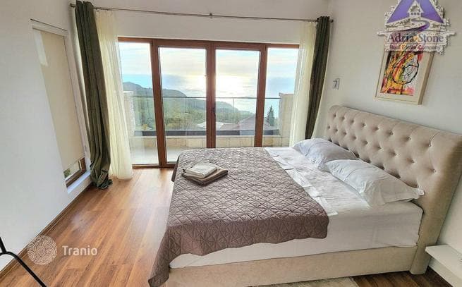 3-Bedroom Villa with Sea View in Budva, photo 3
