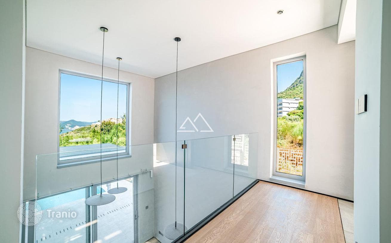 4-Bedroom Villa with Private Pool in Tudorovici, Budva