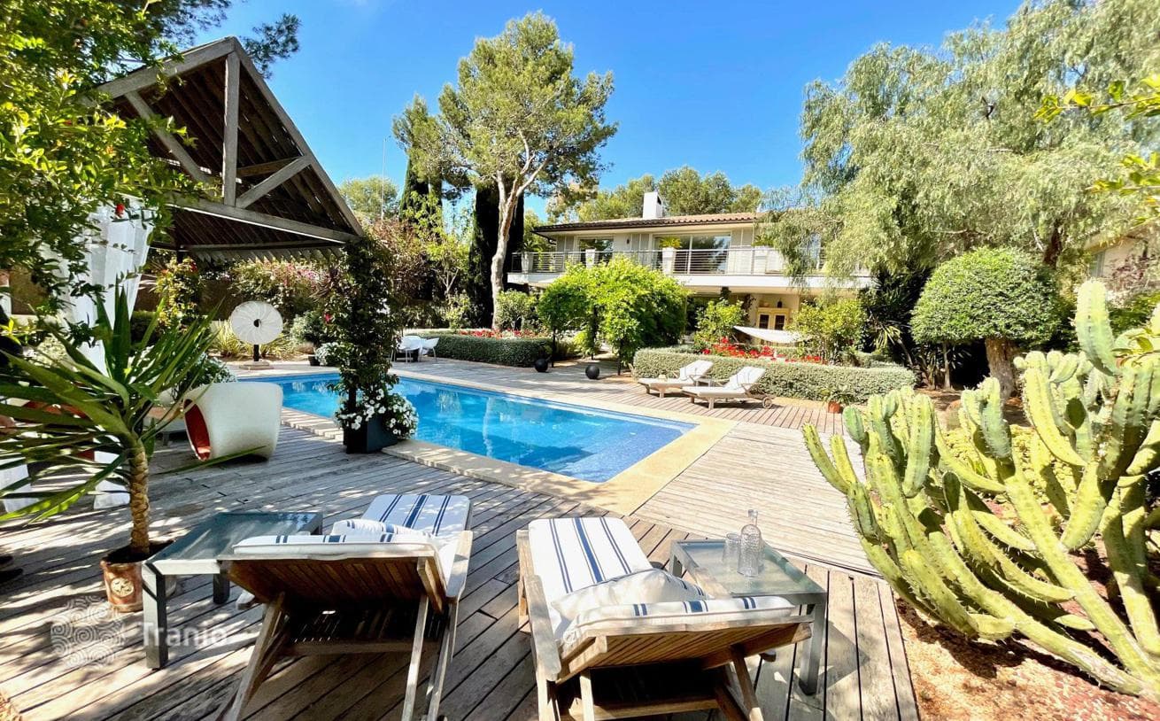 4-Bedroom Villa with Private Pool and Garden in Sol de Mallorca, photo 2