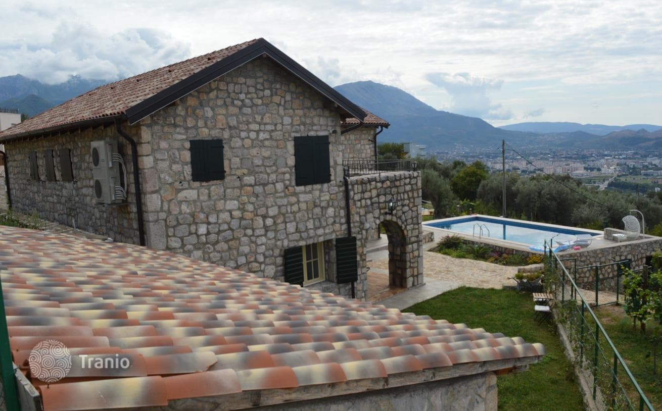 3-Bedroom Villa with Private Pool and Vineyard in Bar, Montenegro, photo 2