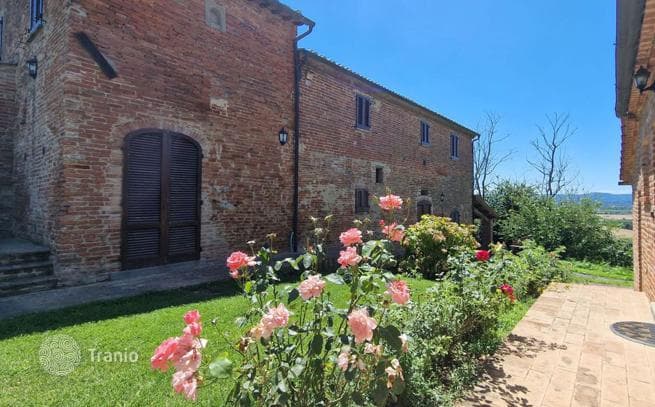 8-Bedroom Villa in Cortona, Italy, photo 5