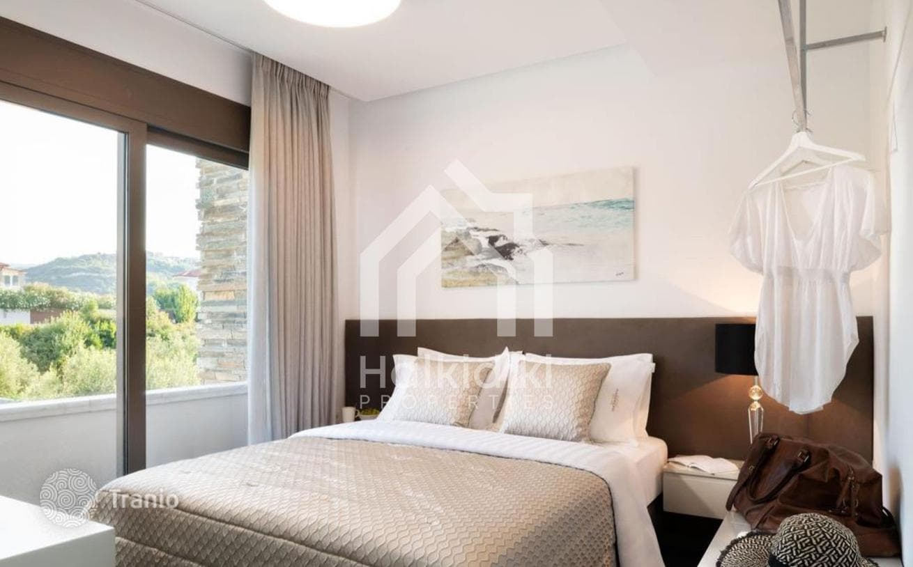 4-Bedroom Villa with 1,663 m² in Halkidiki, Greece, photo 2