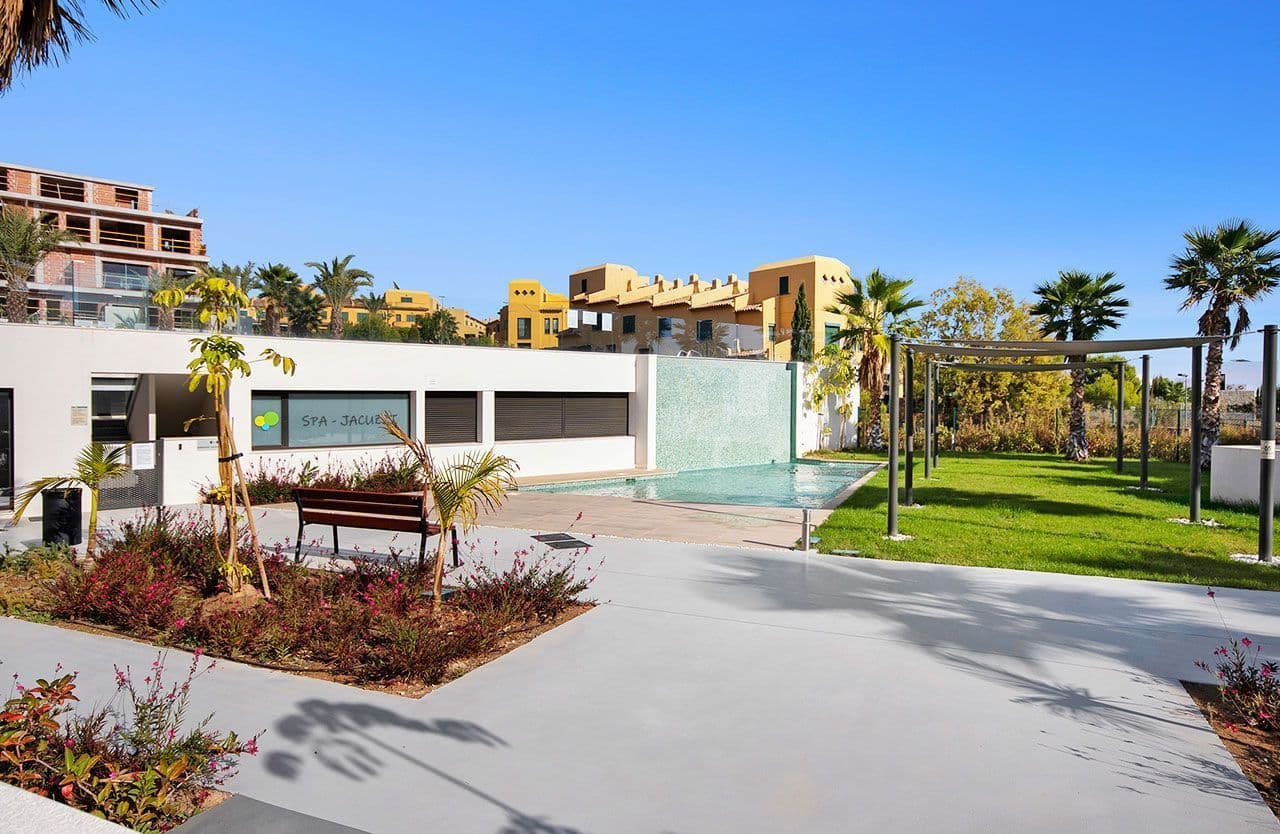 3-Bedroom Townhouse in Finestrat, photo 2