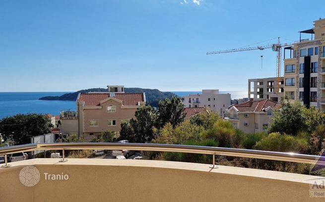 1-Bedroom Apartment with Sea View in Becici, Budva, photo 3