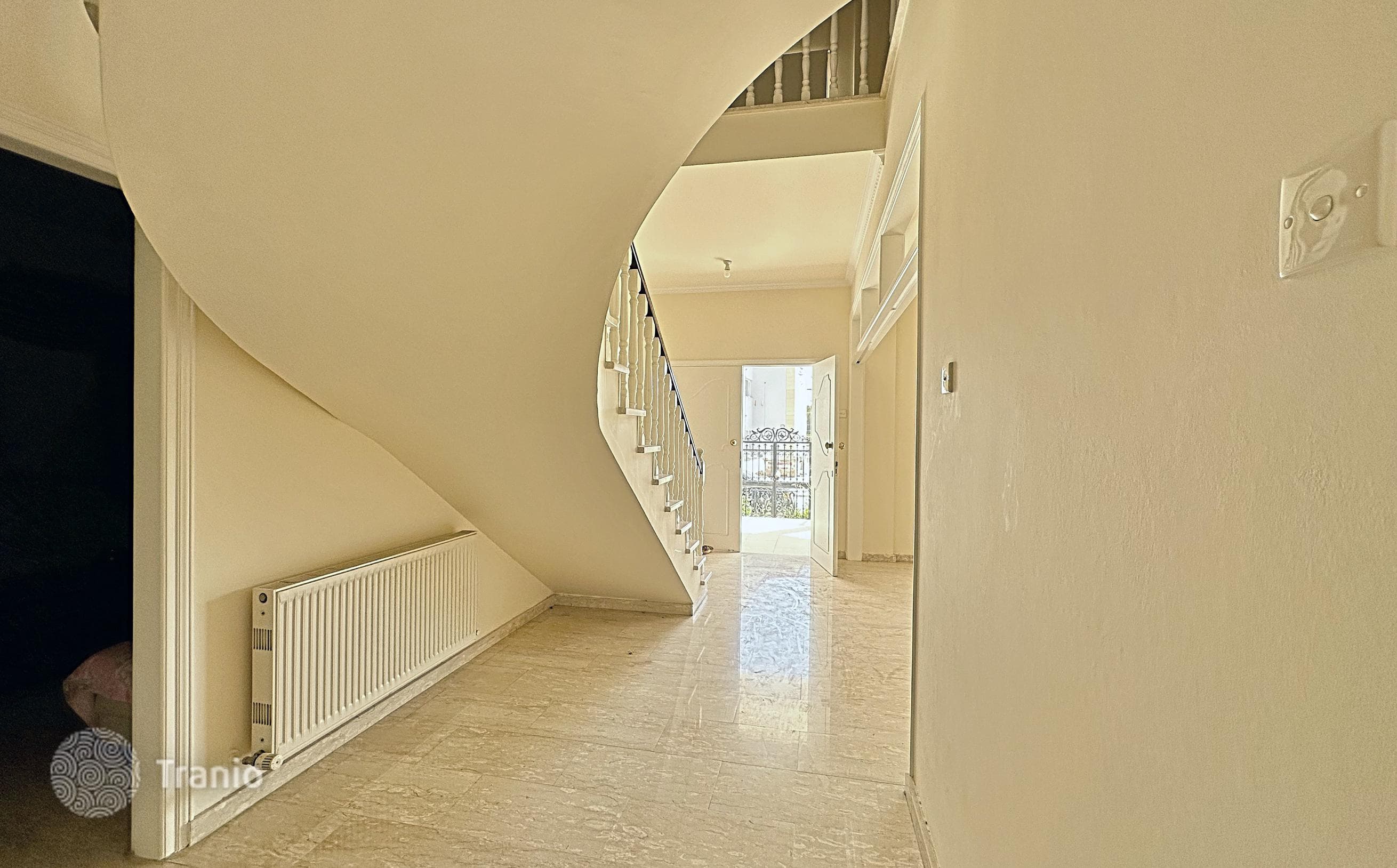 House 450 m² in Aradippou, Cyprus, photo 4