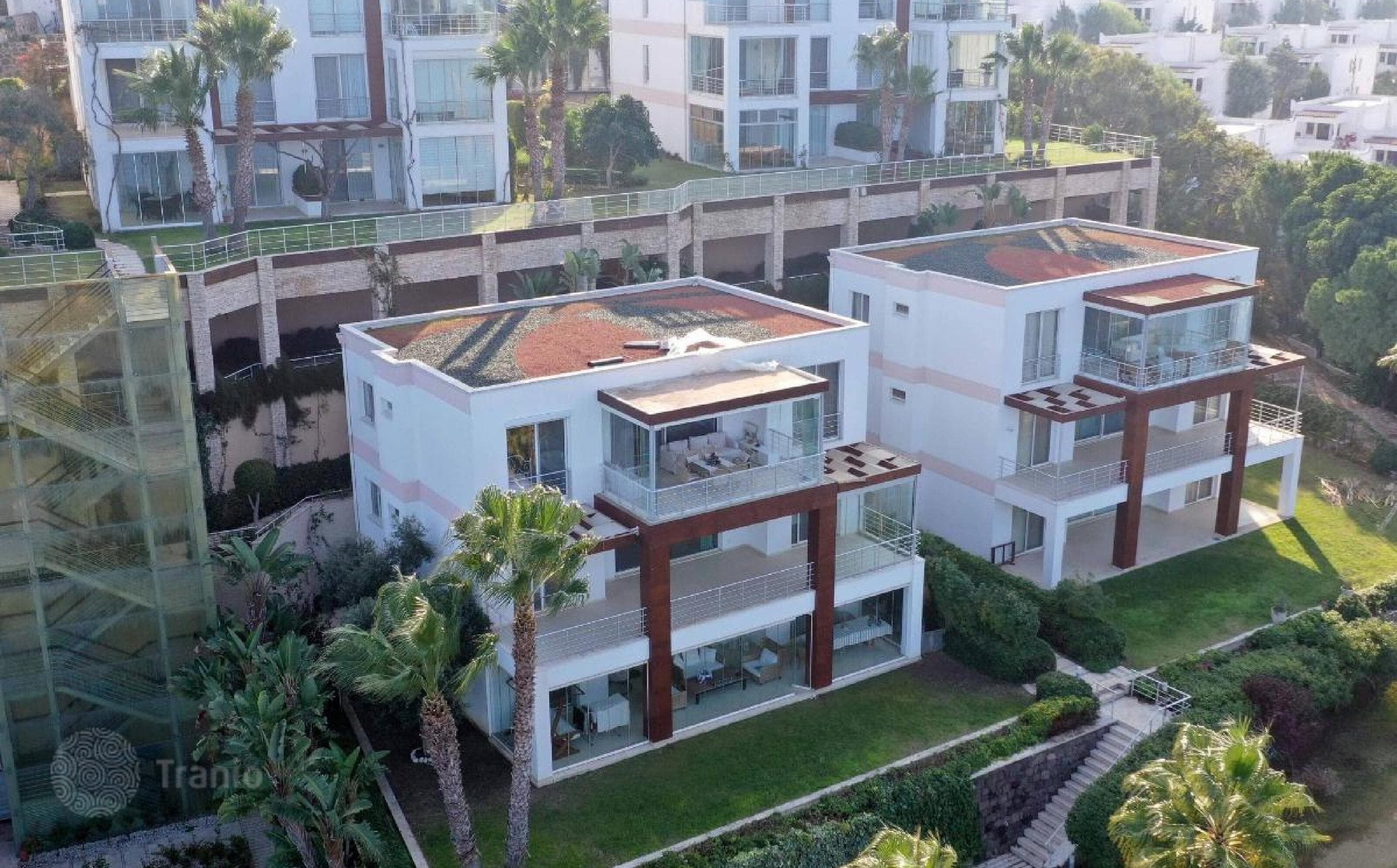 2-Bedroom Beachfront Apartment with Private Beach in Gümdogan, Bodrum, photo 2