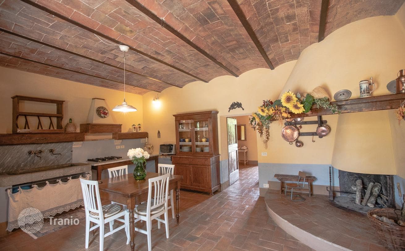 Farmhouse with Pool and Guest Wing in Castelnuovo d'Orcia, Siena, photo 5