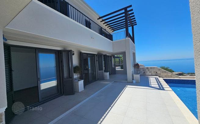 3-Bedroom Villa with Sea View in Bijela, Budva, photo 2