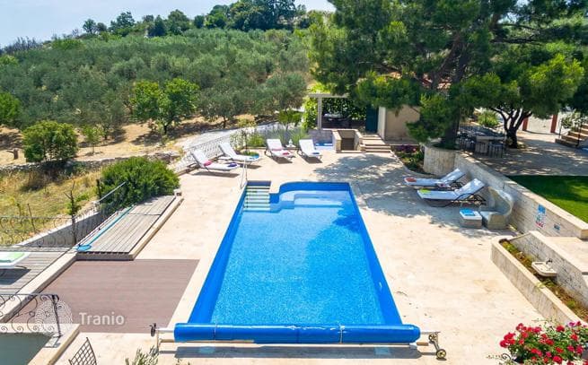 Villa with Private Pool, Olive Grove and Sea View in Trogir, photo 2