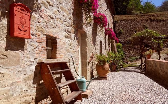 Historic Farmhouse in Capannori, Lucca, photo 3