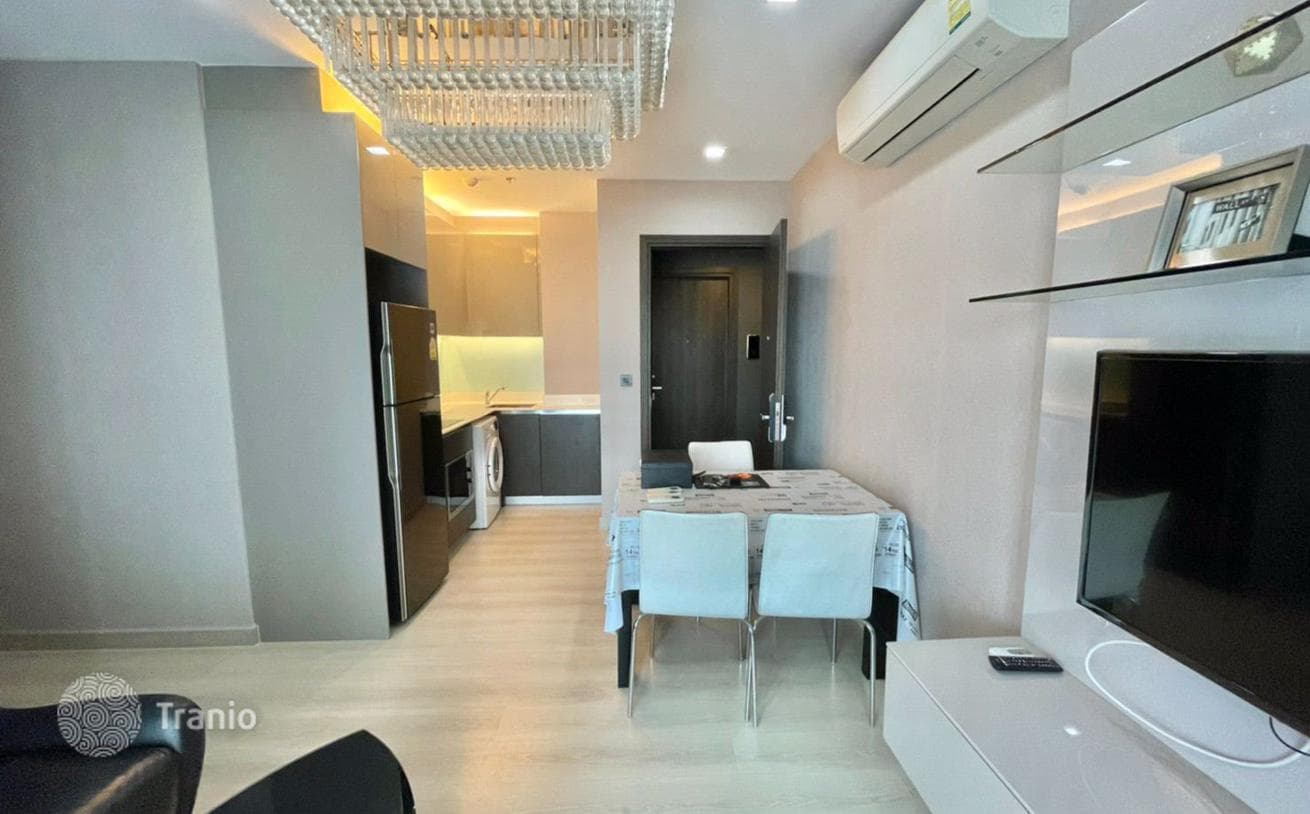 2-Bedroom Condo in Phaya Thai, Bangkok