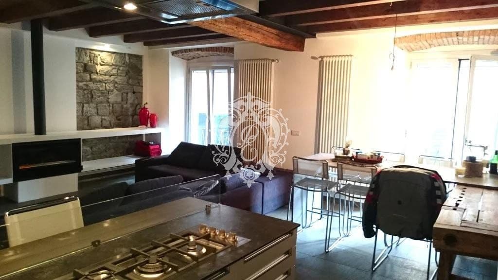 Квартира в Комо, Италия, 85 м², фото 2