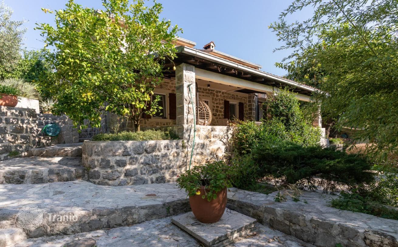 3-Bedroom Villa with Mediterranean Gardens in Kotor, Montenegro, photo 4