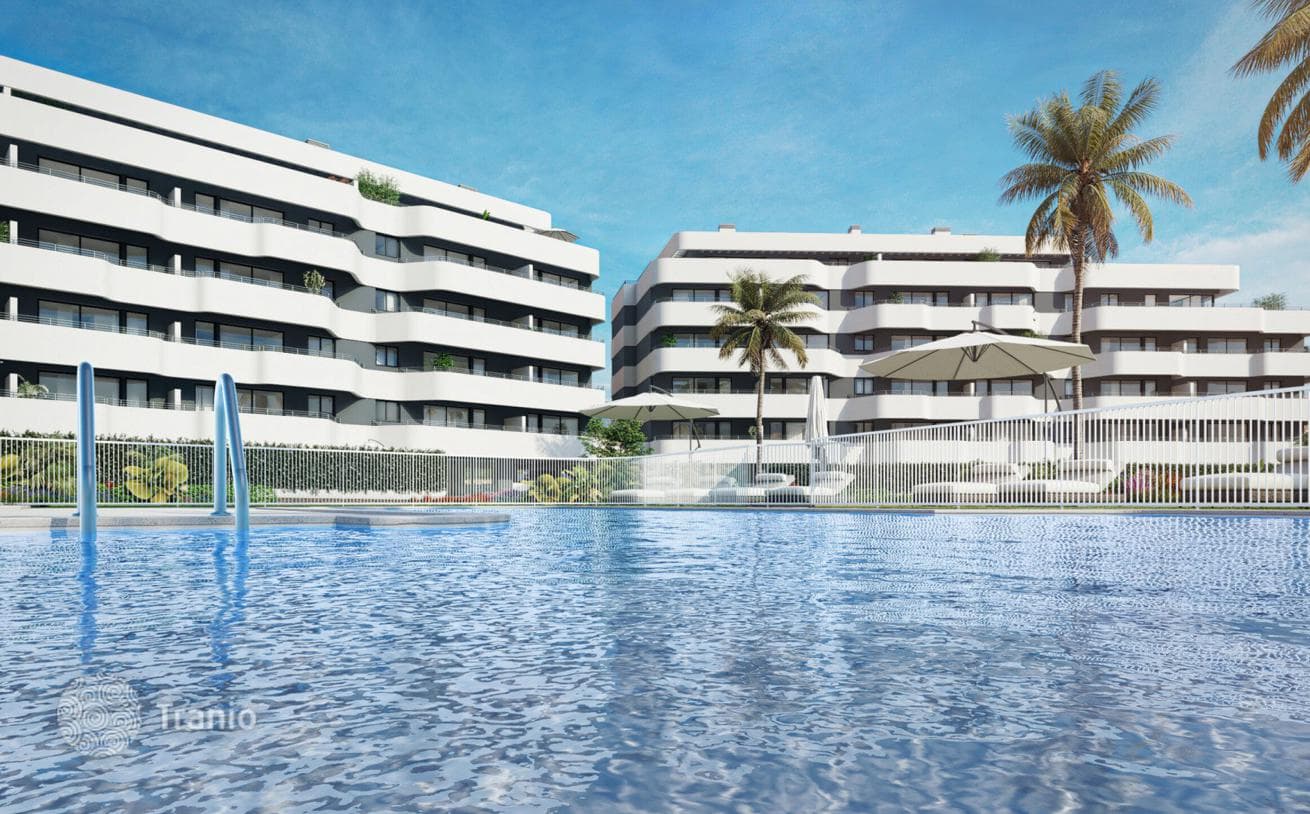 1-Bedroom Apartment with Sea View in Los Alamos, Torremolinos, photo 3